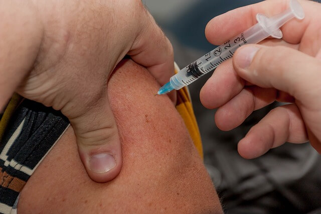 タイ　スネークファーム　世界一周　予防接種