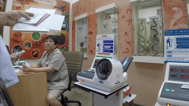 タイ　スネークファーム　行き方　世界一周　予防接種