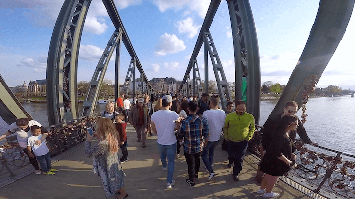 ドイツ　フランクフルト　観光　恋人の橋　アイゼルナーシュテグ