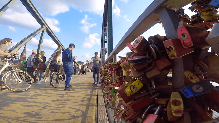 ドイツ　フランクフルト　観光　恋人の橋　アイゼルナーシュテグ